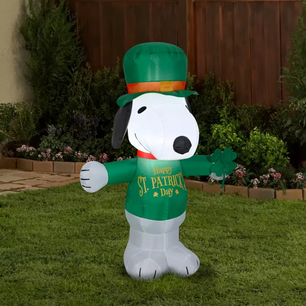 Gemmy Airblown St. Patrick's Day Snoopy Decor 4 Gemmy Airblown St. Patrick's Day Snoopy Decor - Image 2